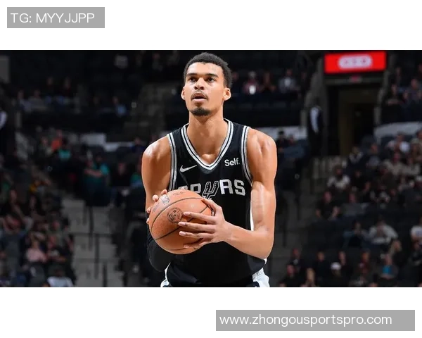 文班亚马谈球队过渡期表现称艰苦赛程中展现出色状态 文班亚马谈球队过渡期表现称艰苦赛程中展现出色状态